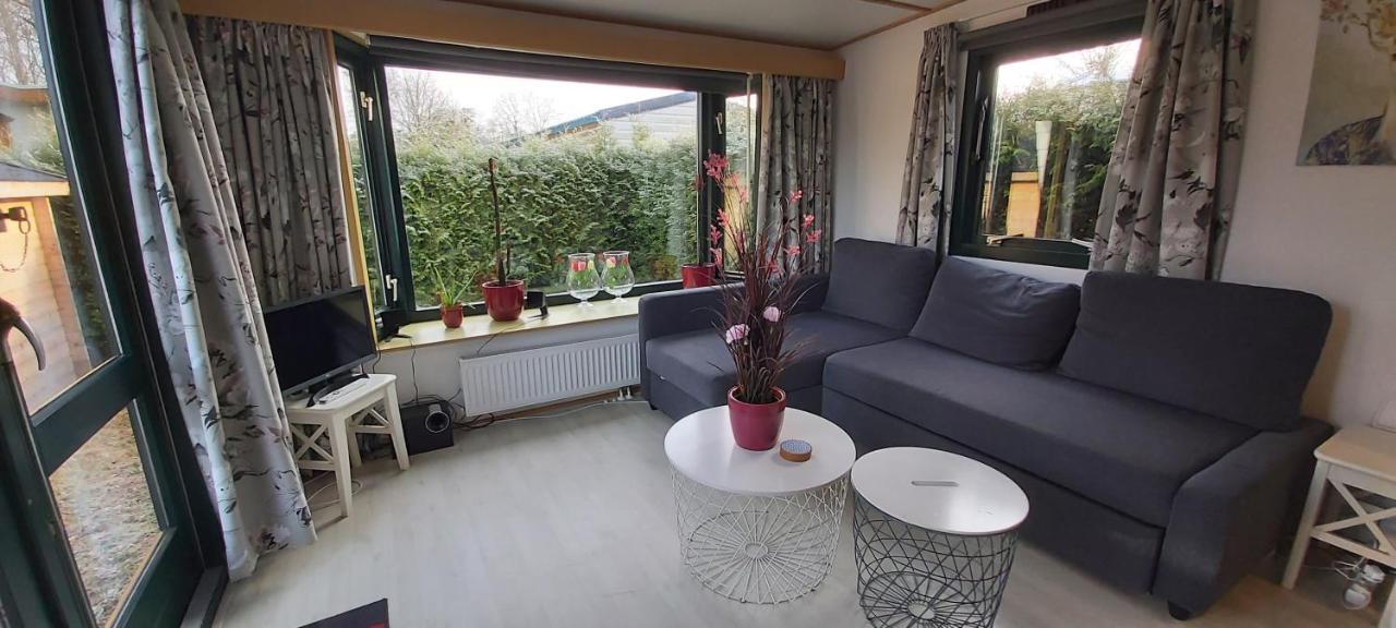 Comfortabel En Gezellig Familie Chalet Tot 6 Personen Op De Veluwe Bungalowpark De Kern Пюттен Экстерьер фото