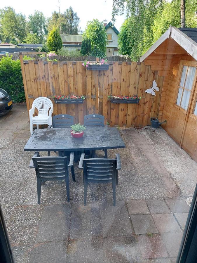 Comfortabel En Gezellig Familie Chalet Tot 6 Personen Op De Veluwe Bungalowpark De Kern Пюттен Экстерьер фото