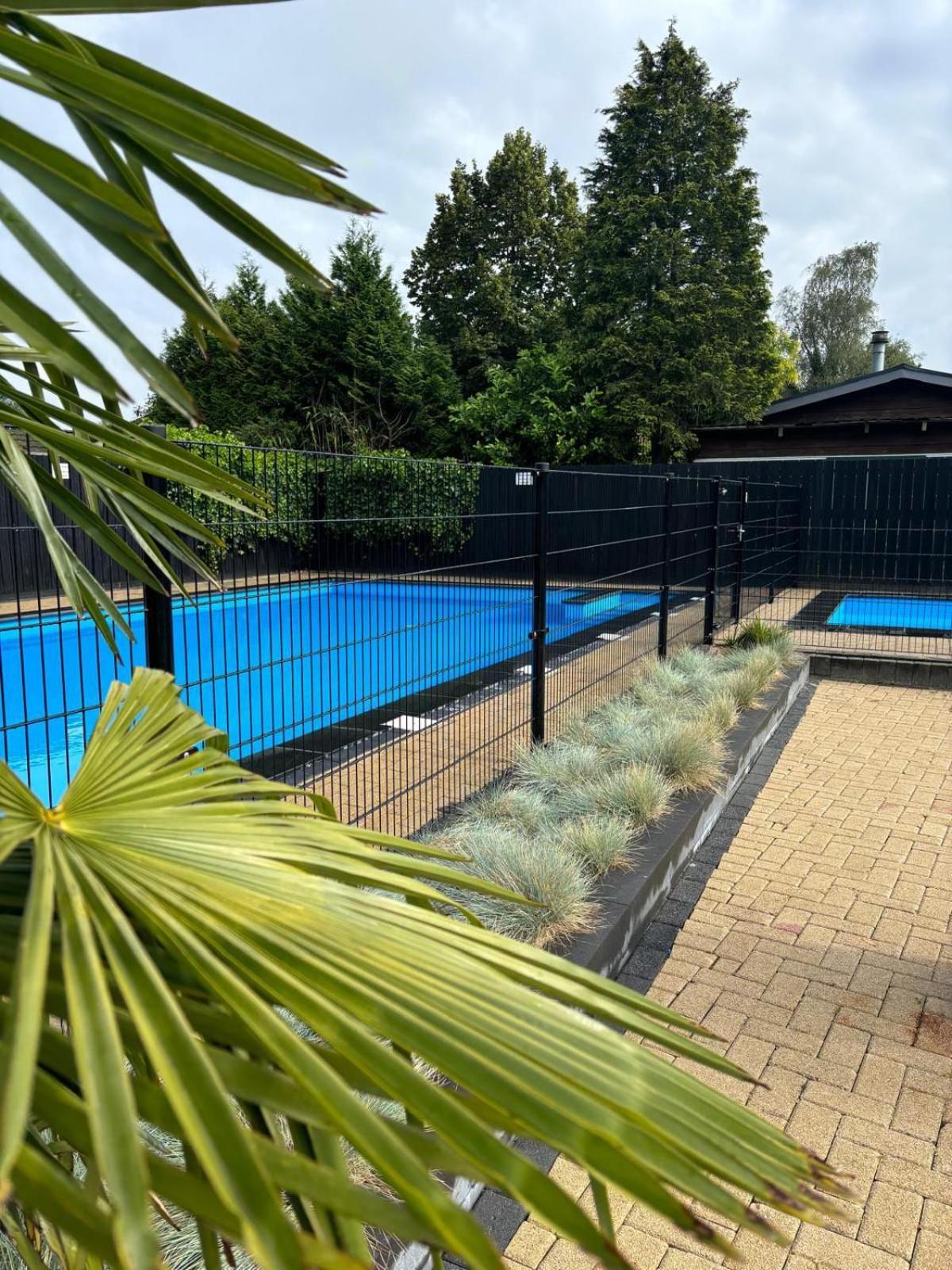 Comfortabel En Gezellig Familie Chalet Tot 6 Personen Op De Veluwe Bungalowpark De Kern Пюттен Экстерьер фото
